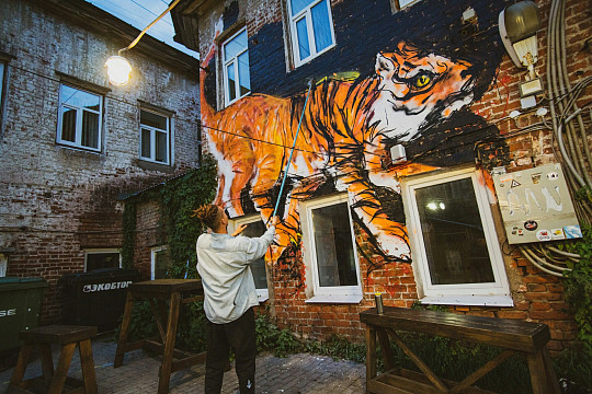 «u main»: девять современных художников представят совместную выставку в Вологде